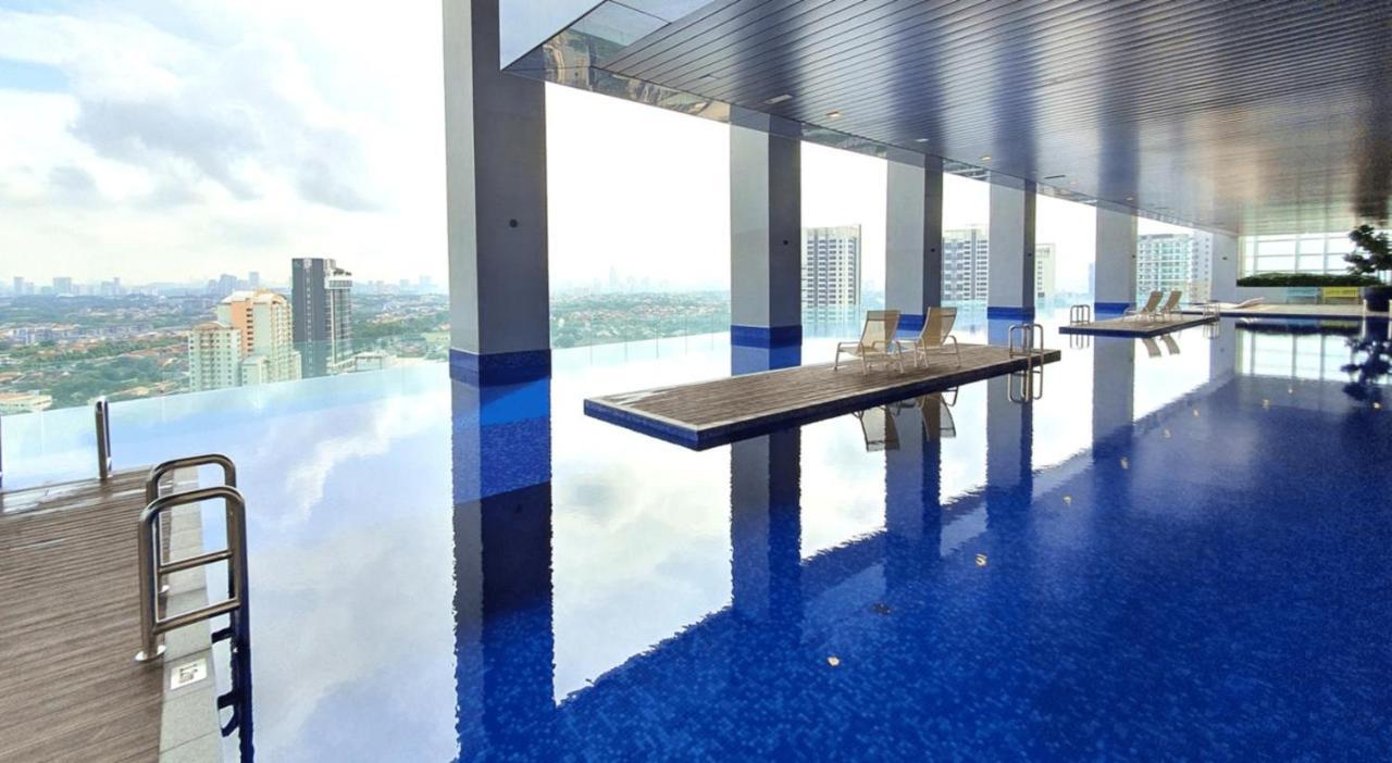Kampong Baharu Sungai Way The Azure Residences מראה חיצוני תמונה