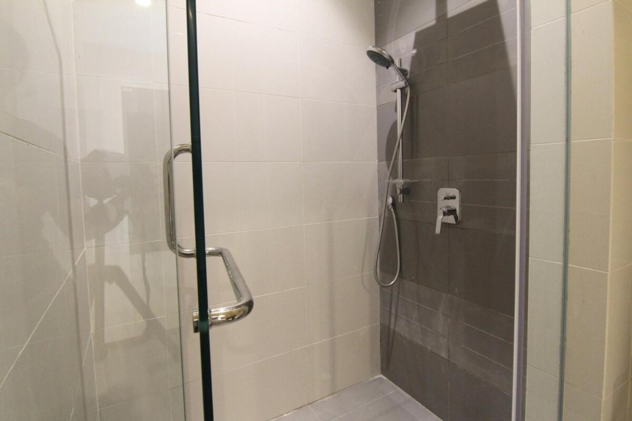 Kampong Baharu Sungai Way The Azure Residences מראה חיצוני תמונה