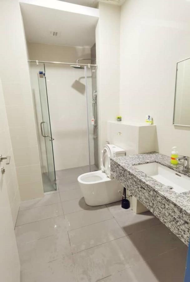 Kampong Baharu Sungai Way The Azure Residences מראה חיצוני תמונה